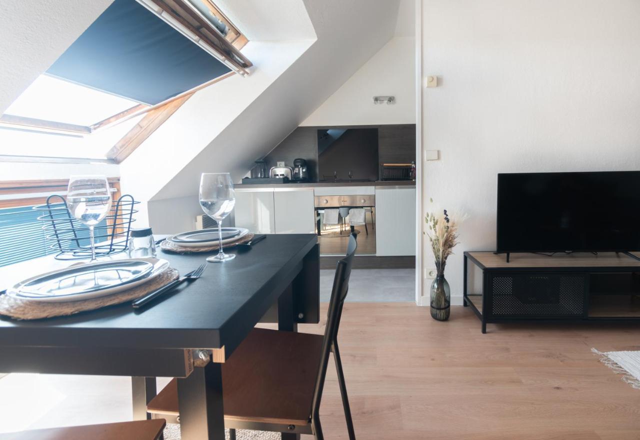 Bienvenue Chez Vous Tres Calme Et En Plein Centre Lejlighed Mantes-la-Jolie Eksteriør billede